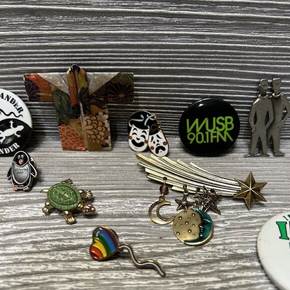 Mixed Vintage Funky & Fun Buttons Pins Pinbacks Lot of 15 Assorted Quirky - Picture 4 of 10